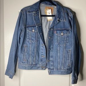 Levi’s EX-Boyfriend Trucker Jacket